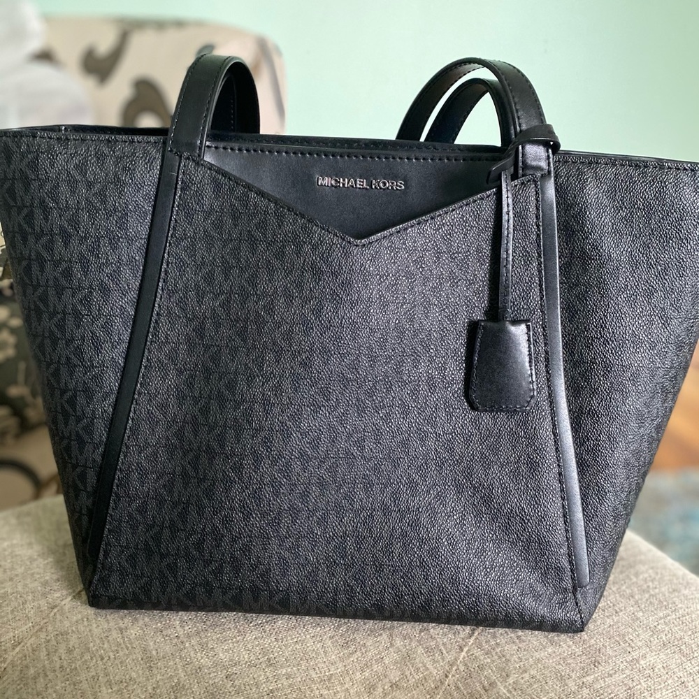 Black Michael Kors Bag 👜